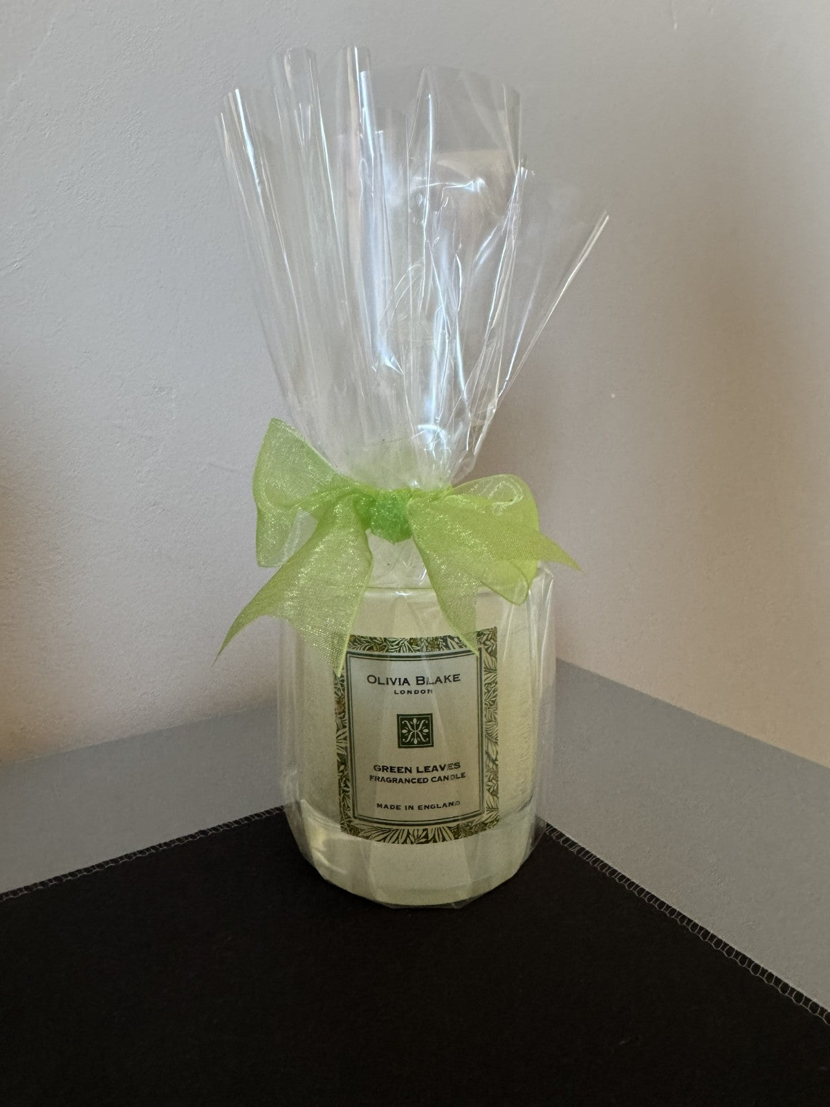 Designer Olivia Blake London Green Leaves Candles 110ml Gif
