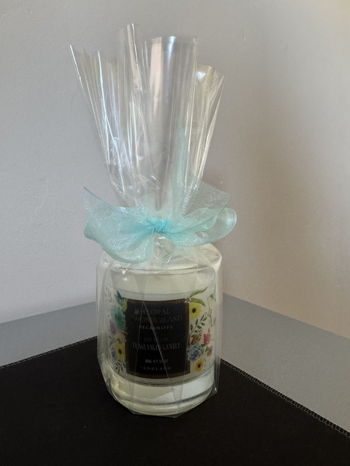 Pecksniff's Floral Rose Dream 1 Wick Candle - 100g Gif